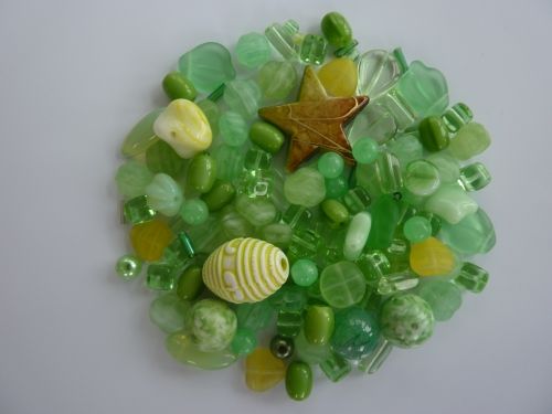 250 Mixed Glass Acrylic Jewellery Making Craft Beads Lime Sorbet