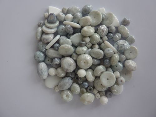 250 Mixed Glass Acrylic Jewellery Making Craft Beads Moon Dust